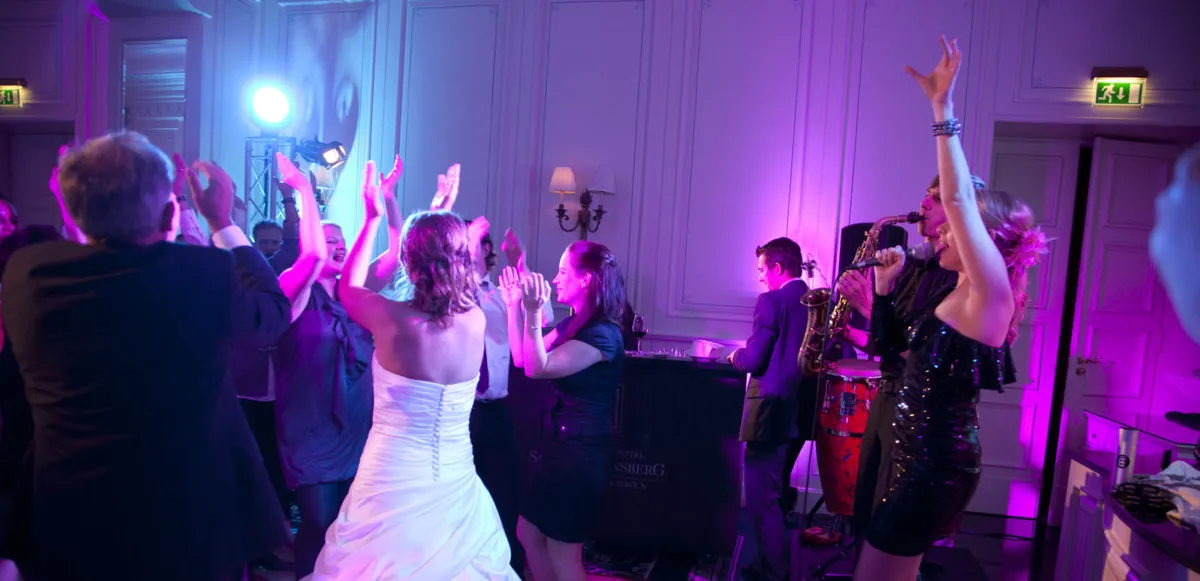 Hochzeit mit professionellem DJ, Party und Musik für unvergessliche Momente.